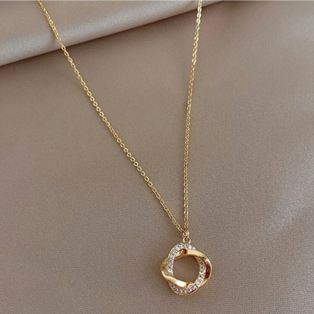 Beautiful gold and silver rhinestone necklace